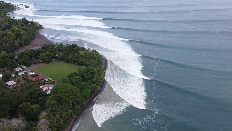 How To Read Waves: Lesson 1 - Types of Breaks | Surf With Amigas