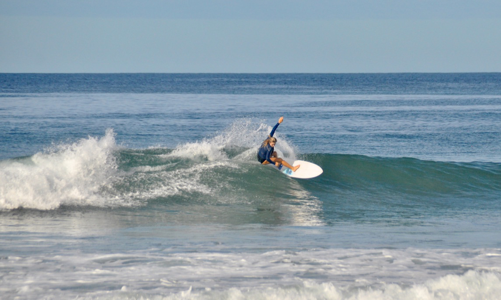 surf with amigas, learn to surf, surf coaching, costa rica, womens surf yoga retreats