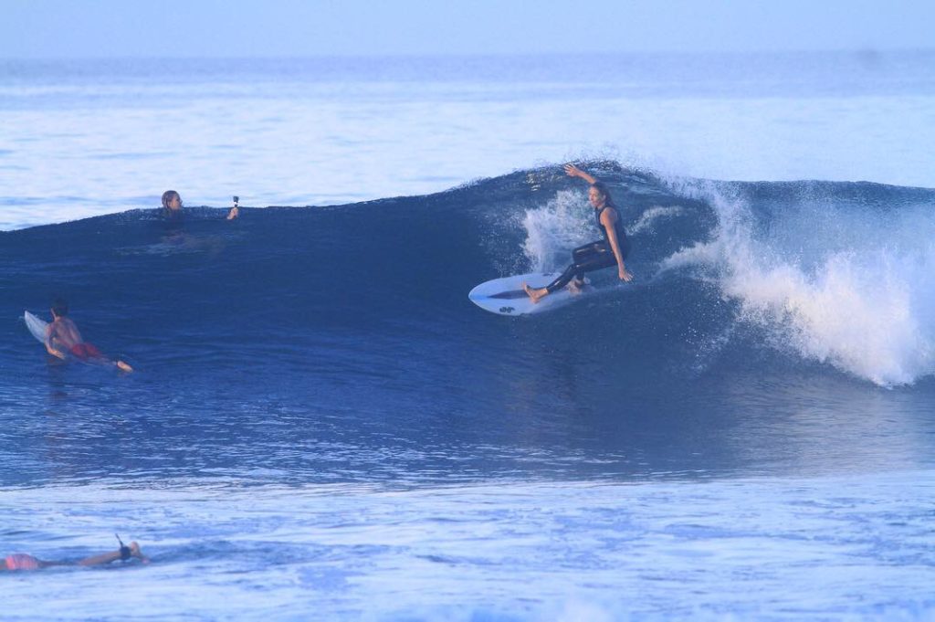 katarina marlett, advanced shortboard retreat, surf with amigas